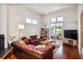 Warwick St Retreat! 3 Bedroom House With Parking Guest house, Hobart - thumb 7
