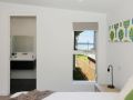 Water View A Luxury Pet Friendly Home Overlooking Moona Moona Creek Guest house, Huskisson - thumb 7