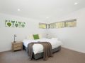 Water View A Luxury Pet Friendly Home Overlooking Moona Moona Creek Guest house, Huskisson - thumb 9