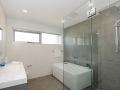 Water View A Luxury Pet Friendly Home Overlooking Moona Moona Creek Guest house, Huskisson - thumb 13