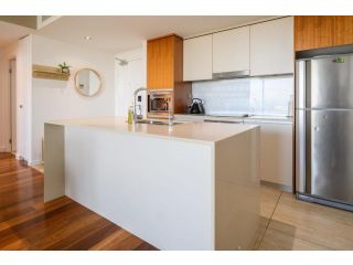 Water Views Surfers Paradise Private Apartment - Central Location Apartment, Gold Coast - 5