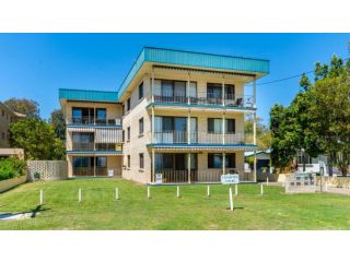 Water Views - Top Floor -Clearview Apartments South Esp, Bongaree Guest house, Bongaree - 5
