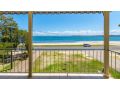 Water Views - Top Floor -Clearview Apartments South Esp, Bongaree Guest house, Bongaree - thumb 2