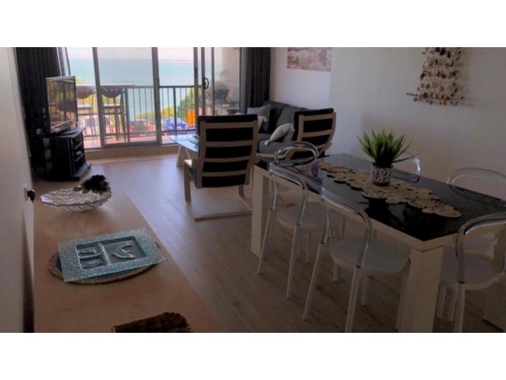 Waterfront, Excellent Ocean & Shipping Lane View Guest house, Caloundra - imaginea 4