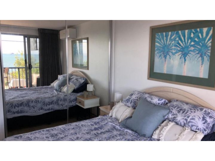 Waterfront, Excellent Ocean & Shipping Lane View Guest house, Caloundra - imaginea 6
