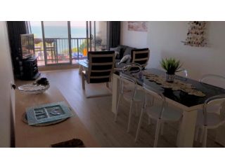 Waterfront, Excellent Ocean & Shipping Lane View Guest house, Caloundra - 4