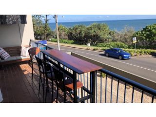 Waterfront, Excellent Ocean & Shipping Lane View Guest house, Caloundra - 2