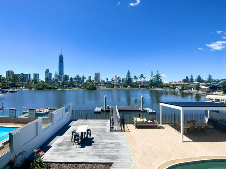 Agalari Holidays House in Surfers Paradise with Pontoon, Pool Guest house, Gold Coast - imaginea 9