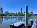 Agalari Holidays House in Surfers Paradise with Pontoon, Pool Guest house, Gold Coast - thumb 1