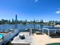 Agalari Holidays House in Surfers Paradise with Pontoon, Pool Guest house, Gold Coast - thumb 9