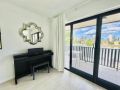 Agalari Holidays House in Surfers Paradise with Pontoon, Pool Guest house, Gold Coast - thumb 16