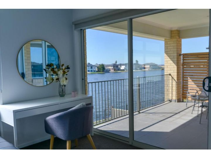 Waterfront Grand Villa for Big Group Guest house, Point Cook - imaginea 9