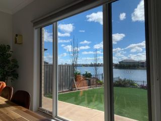 Waterfront Grand Villa for Big Group Guest house, Point Cook - 3