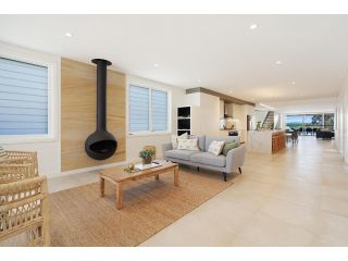 Waterfront Paradise in Lake Macquarie Apartment, New South Wales - 4