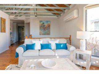 STUNNING WATERFRONT ESCAPE AT DALEYS POINT Guest house, Booker Bay - 4