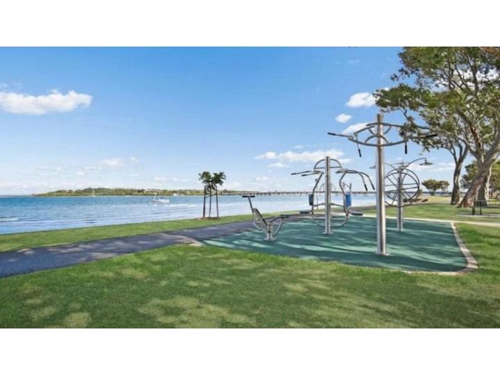 Waterfront Retreat with room for a boat - Welsby Pde, Bongaree Guest house, Bongaree - imaginea 12