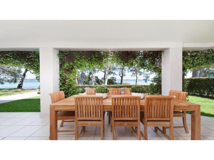 Waterfront Serenity - Luxury home with Grand Views Guest house, Corlette - imaginea 16