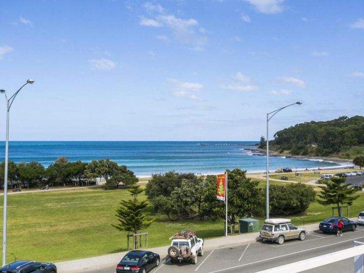WATERFRONT THREE- In the heart of Lorne Apartment, Lorne - imaginea 4