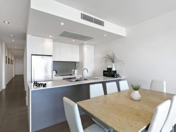 WATERFRONT THREE- In the heart of Lorne Apartment, Lorne - imaginea 9