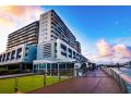 903 Harbour views Apartment, Cairns - thumb 10