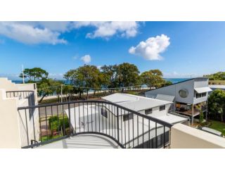 Waterfront views from private rooftop balcony - Bayview South Esp, Bongaree Guest house, Bongaree - 2