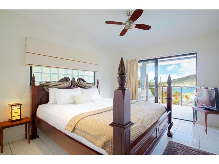 at Waterfront Whitsunday Retreat - Adults Only Aparthotel, Airlie Beach - imaginea 1