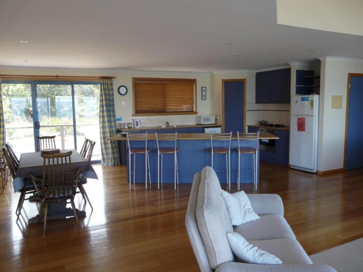 Waterline Holiday Home Guest house, Coles Bay - imaginea 7