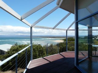 Waterline Holiday Home Guest house, Coles Bay - 2