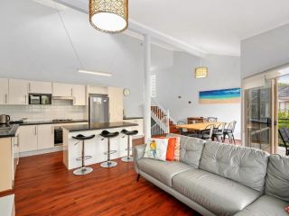Spacious House with Balcony & Pool, Walks to Beach Guest house, Terrigal - 1