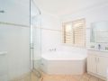 Spacious House with Balcony & Pool, Walks to Beach Guest house, Terrigal - thumb 11