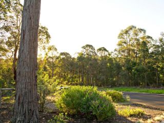 Waters Edge Margaret River Est 2010 Guest house, Margaret River Town - 1