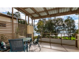 Waters Edge on Spinnaker Guest house, Queensland - 4