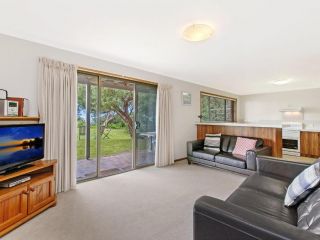 Waters Edge Apartment, Port Fairy - 1