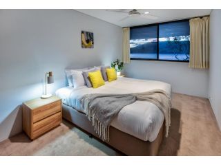 Waves 6 Four Bedroom Breathtaking Ocean Views Central Location And Buggy Apartment, Hamilton Island - 5