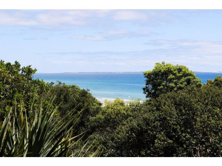 Waves 8 - 2 minutes stroll to the beach + pool Apartment, Point Lookout - imaginea 5