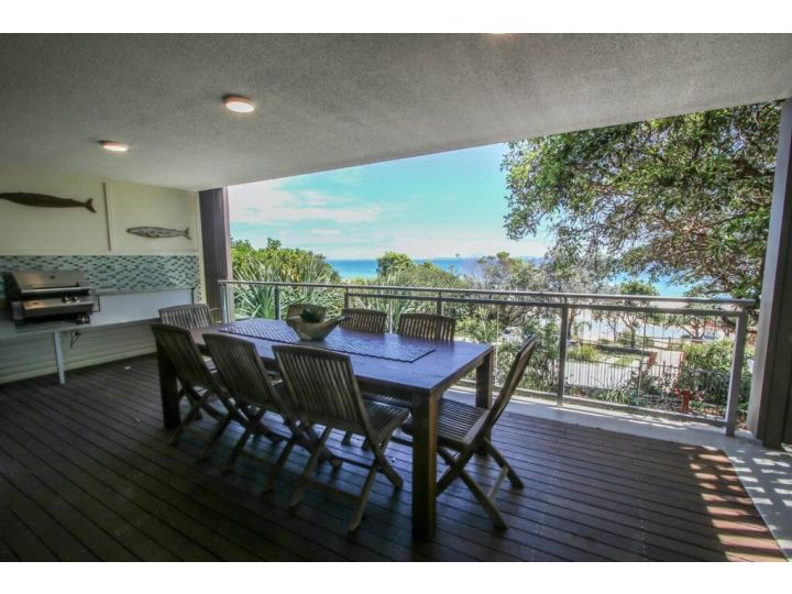 Waves 8 - 2 minutes stroll to the beach + pool Apartment, Point Lookout - imaginea 4