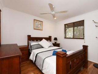 Kangaroo Cottage - cute Accom in bushland setting Guest house, Ellalong - 5