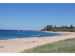 Wellington Parade 1/15a, Shelly Beach, Caloundra Guest house, Caloundra - 2