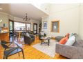 Wendouree - Immaculate Heritage Home in Heart of Orange Guest house, Orange - thumb 7