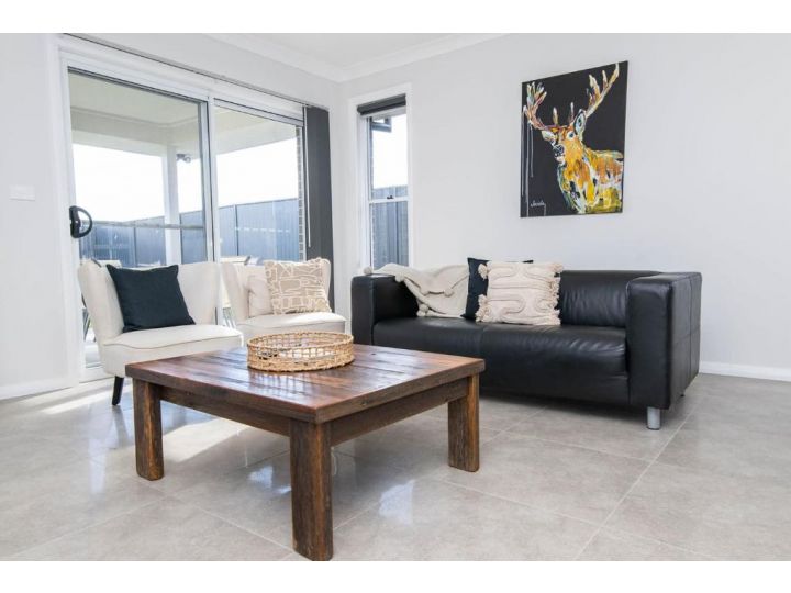 Westerly Drive - Brand New Home - Modern Guest house, Orange - imaginea 5