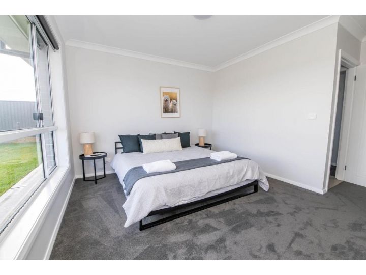 Westerly Drive - Brand New Home - Modern Guest house, Orange - imaginea 17