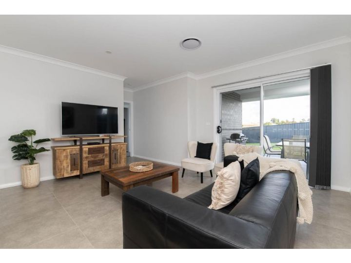 Westerly Drive - Brand New Home - Modern Guest house, Orange - imaginea 8
