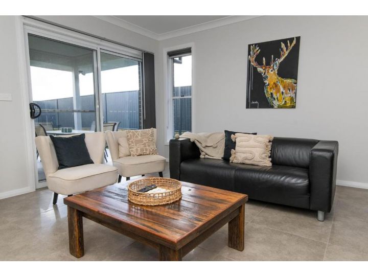 Westerly Drive - Brand New Home - Modern Guest house, Orange - imaginea 7