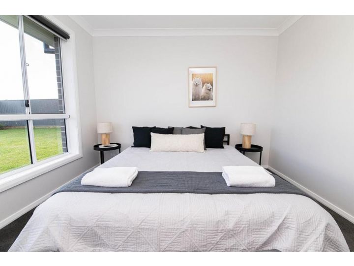 Westerly Drive - Brand New Home - Modern Guest house, Orange - imaginea 19