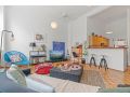 Wharehouse Apartment in the Heart of Trendy Redfern! Apartment, Sydney - thumb 3
