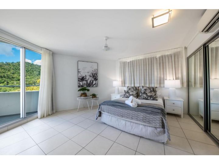 What a View - 2 Bedroom Apartment Apartment, Airlie Beach - imaginea 17