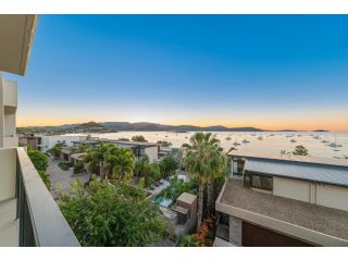 Executive on Whisper Bay - Cannonvale Apartment, Airlie Beach - 4
