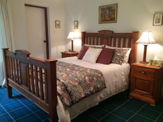 Whispering Pines Bed and Breakfast Bed and breakfast, Collie - 5