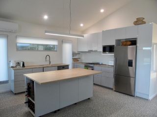 WHITE SHELLS HOLIDAY RENTAL Guest house, Kangaroo Island - 4