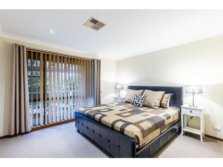 Wildflower at Fingal Bay 130 Rocky Point Rd perfect pet friendly property with ducted air conditioning Guest house, Fingal Bay - imaginea 11
